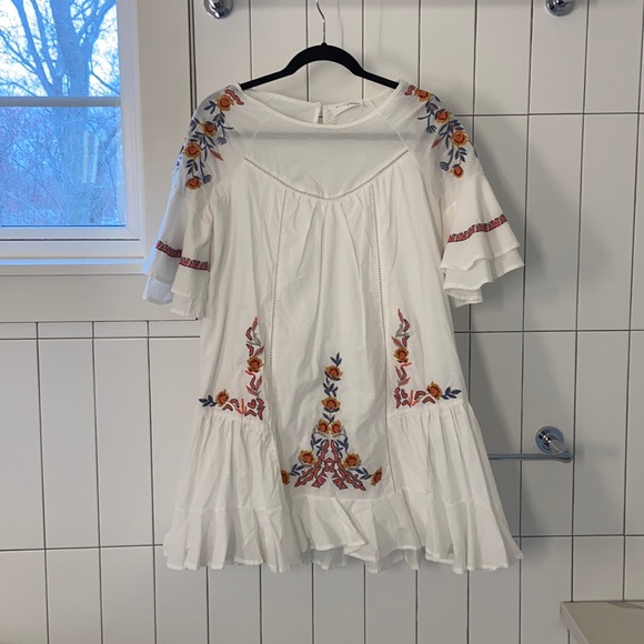 Goodnight Macaroon Dresses & Skirts - White embroidered dress with flutter sleeves